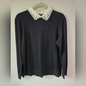 Cable & Gauge Black Top with White Floral Lace Sz Lrg